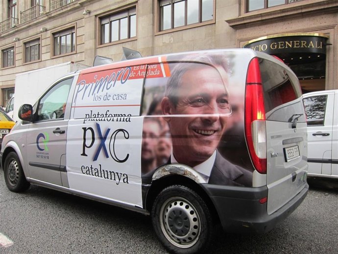 Furgoneta De Campaña Electoral De Pxc