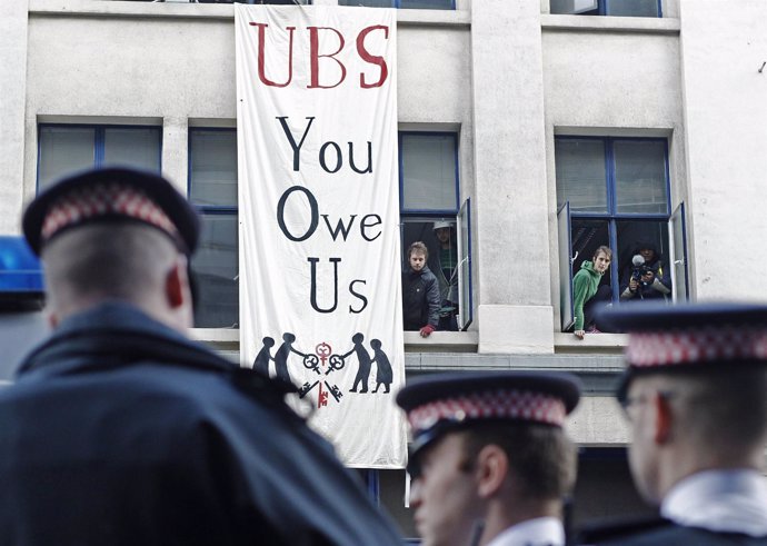 Manifestantes De 'Ocupy London' En UBS