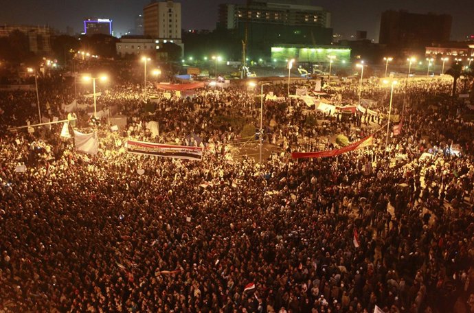 La Plaza Tahrir Con 50.000 Manifestantes
