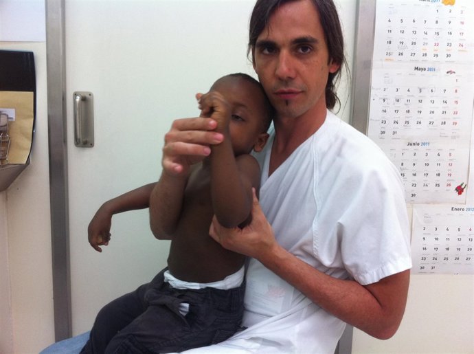 Cirujano Francisco Soldado Del Hospital Vall D'hebron Con Un Paciente