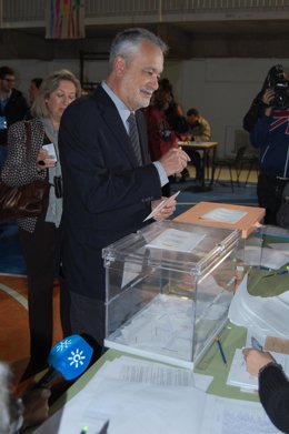 Griñán Este Domingo Votando