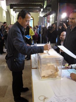 El Alcalde De Murcia, Miguel Ángel Cámara, Votando En San Esteban