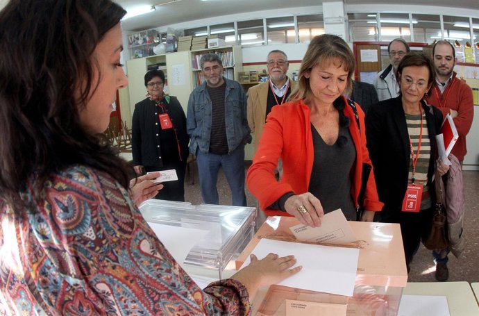 Rodríguez-Piñero Mientras Votaba