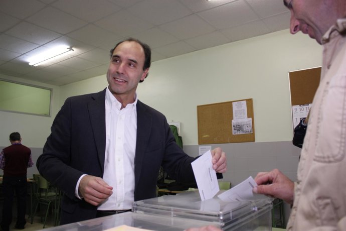 El Presidente De Cantabria, Ignacio Diego