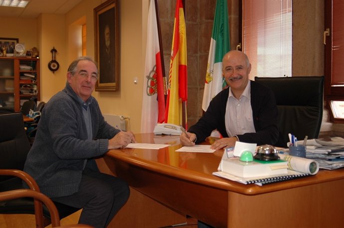 El Alcalde Y El Responsable De La Fundación Tecnología Y Territorio