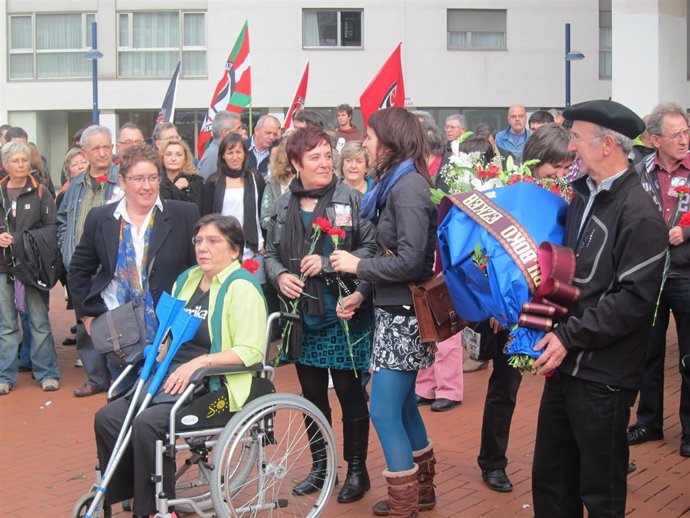 Familiares De Brouard Y Muguruza En Acto De Homenaje En Bilbao