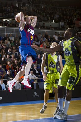 Marcelinho En El Barcelona Regal-Blancos De Rueda Valladolid