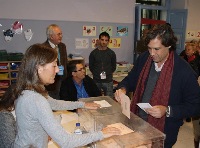 El Alcalde, Votando
