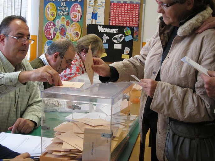 Cántabros Votando El 20N