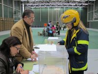 Un total de 40.786 gallegos votan por correo en los comicios