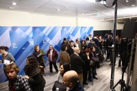 Seriedad y resignación entre los simpatizantes en Ferraz