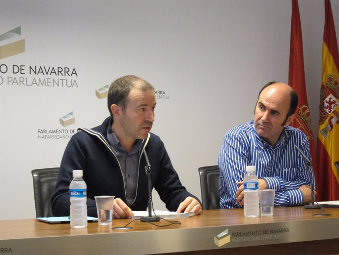 Los Parlamentarios De Nabai Juan Carlos Longás Y Manu Aierdi.