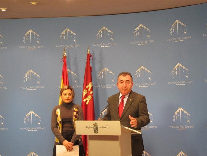 Consejero Manuel Campos Y Directora General Verónica López