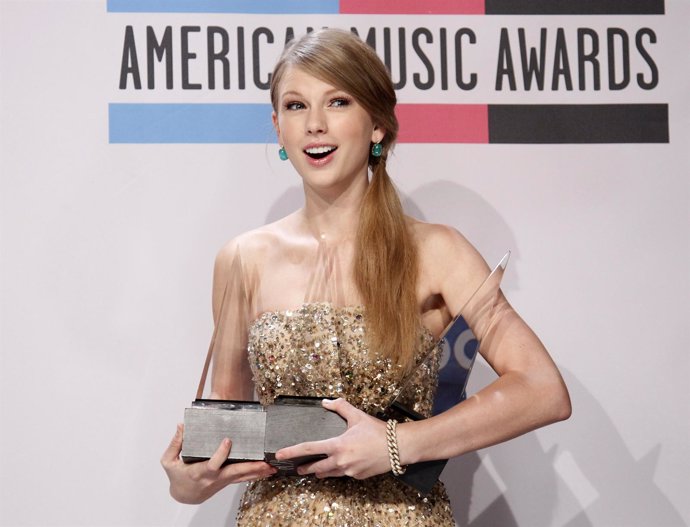 La Cantante Estadounidense De Música Country Taylor Swift