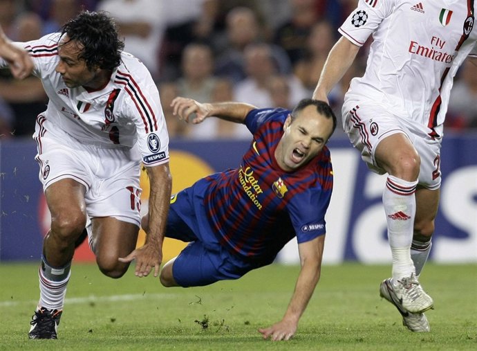 Iniesta Se Lesiona Ante El Milan