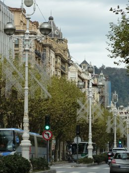 Luces De Navidad En La Avenida