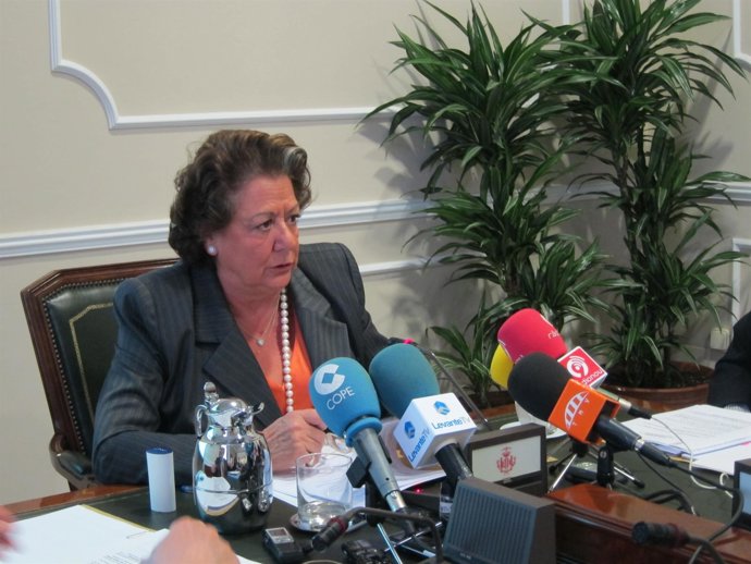 Rita Barberá Durante La Rueda De Prensa