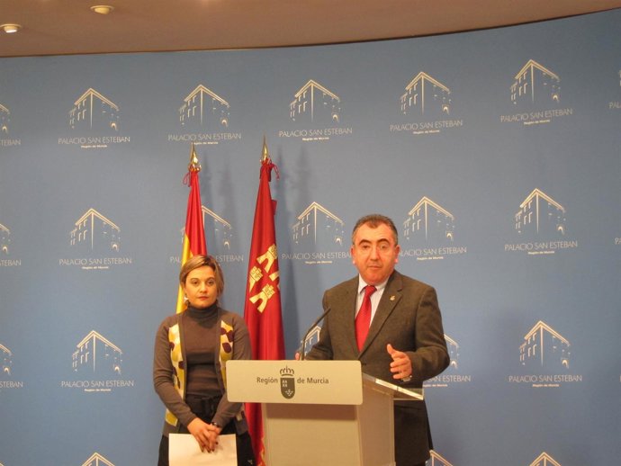 Consejero Manuel Campos Y Directora General Verónica López