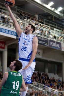 Joel Freeland Y Kaloyan Ivanov, Lucentum Alicante - Unicaja