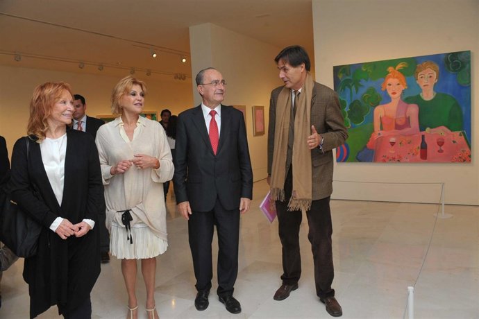 La Baronesa Thyssen En La Muestra De Cuadros De Mercedes Lasarte