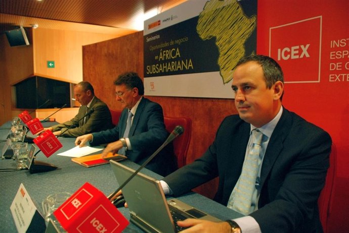 Ponentes En Unas Jornadas De Icex En Casa África
