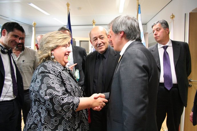 Clara Aguilera Y Dacian Ciolos, Hoy En Bruselas.