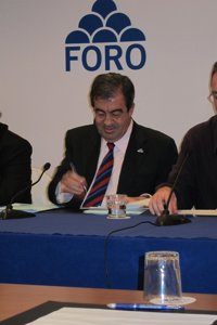 Cascos felicita a Rajoy, con quien no hablaba desde septiembre de 2010