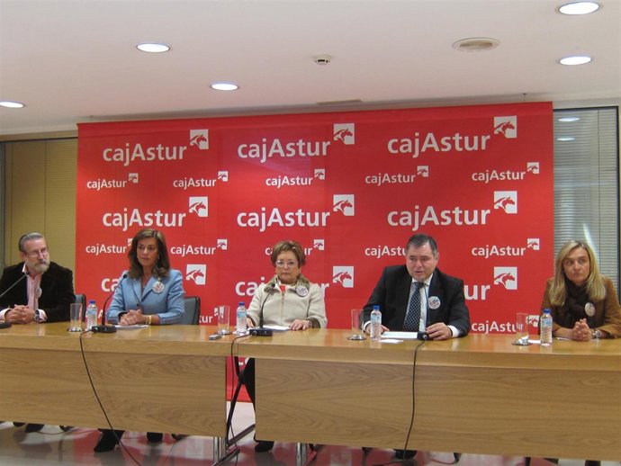 Presentación Del Rastrillo Nuevo Futuro En Oviedo