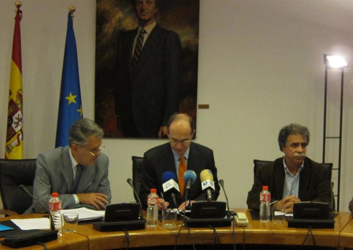 Jimenos, Cagigas Y Rodríguez En La Rueda De Prensa