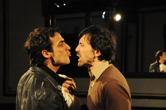 Israel Elejalde Y Raúl Prieto En Uno De Los Momentos De La Representación 