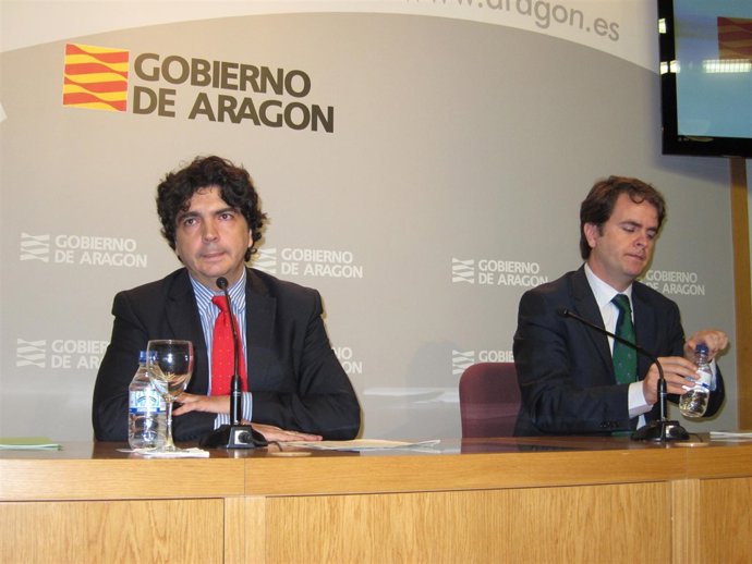 Los Consejeros Mario Garcés Y Roberto Bermúdez De Castro
