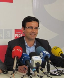 El Socialista Francisco Cuenca En Rueda De Prensa