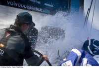 Vela/VOR.- El 'Telefónica', sólido líder tras el abandono del 'Puma', va ganando este en busca de la zona de viento 