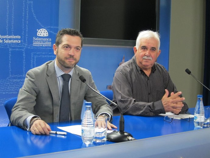 Julio López (Izquierda) Y Víctor Moro (Derecha) Durante La Presentación
