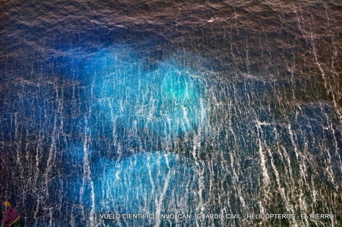 Burbujeo Provocado Por La Erupción Fisural