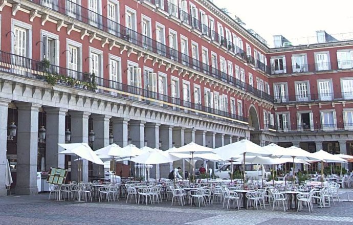 Terrazas en la plaza Mayor de Madrid