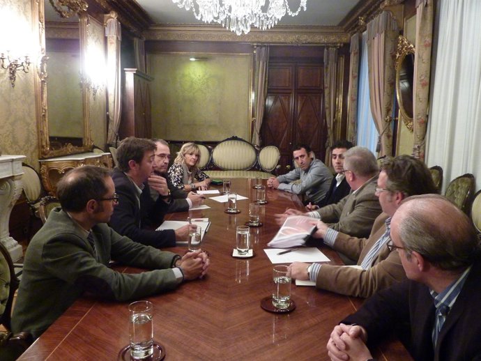 Reunión Constitutiva De La Comisión Institucional De La Vuelta A España. 