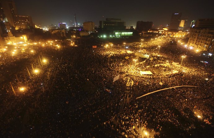 Manifestantes De La Plaza Tahrir De Egipto