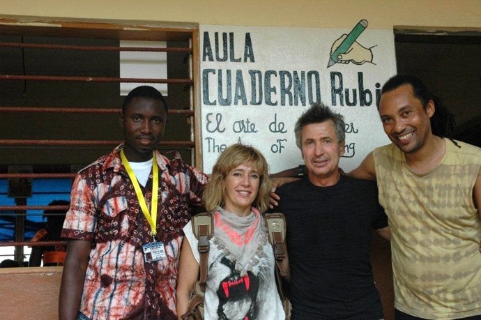 Cuadernos Rubio Y Diamond Child Buscan Promocionar La Educación En Sierra Leona