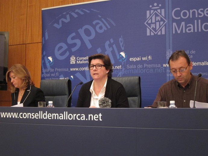 Teresa Martortell, Catalina Cirer Y Joan Escavell.