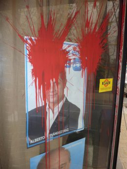 Sede Del PP En Sant Andreu Atacada Con Globos De Pintura Roja