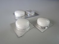 El Colegio de Médicos de Barcelona pide que la tasa farmacéutica no recaiga sobre enfermos crónicos