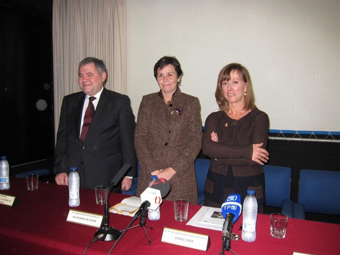 La Alcaldesa, En El Centro