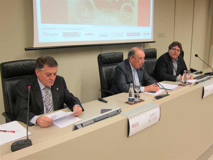Luis F. De Luis (CC.OO.), Juan Llorens (Iese) Y Rogelio Mena (UGT)