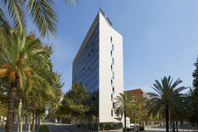 Fachada Del Four Points By Sheraton Barcelona Diagonal