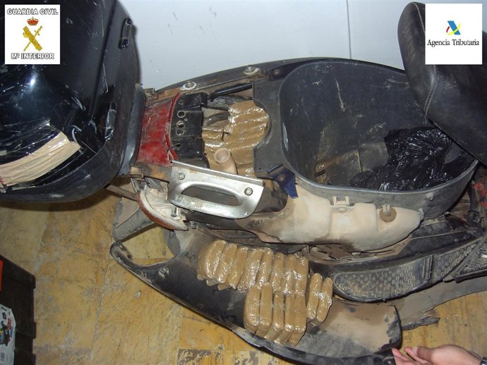 Droga Oculta En El Ciclomotor.