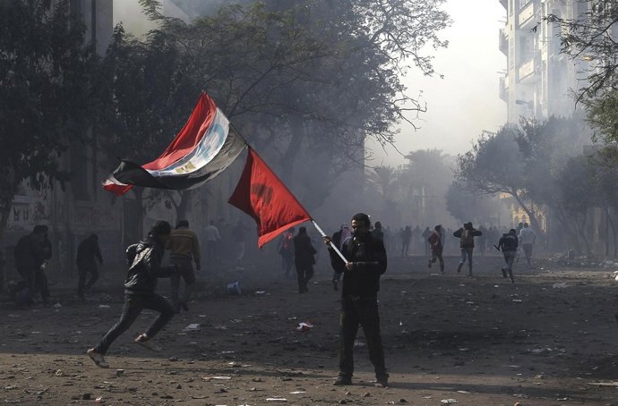 Disturbios En El Cairo, Tahrir, Egipto, Entre Policía Y Manifestantes