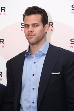 KRIS HUMPHRIES