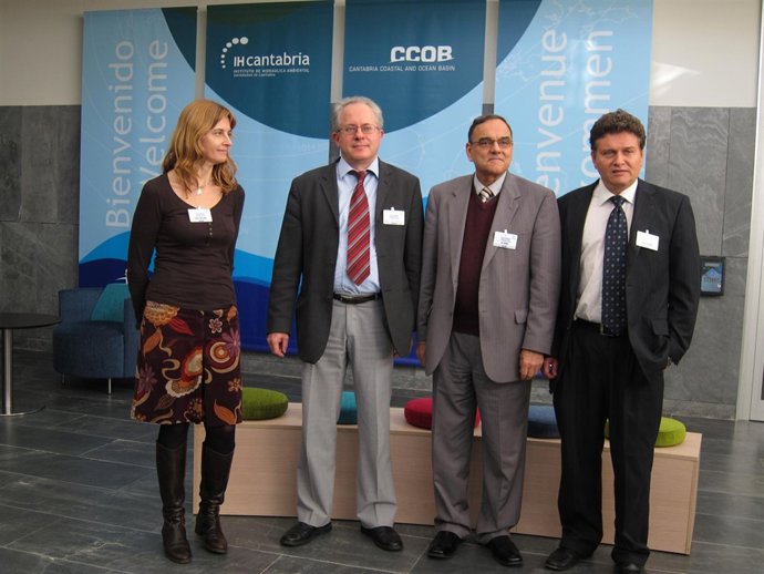 Investigadores Participantes En La Rueda De Prensa