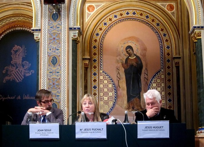 Joan Seguí, Mª Jesús Puchalt, Jesús Huguet Presentan Catálogo Museo De Etnología